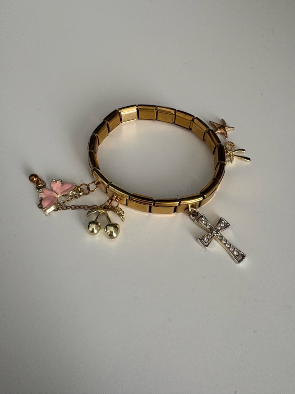 🎀🍒Gold Tone Stretch Italian Bracelet with cute charms